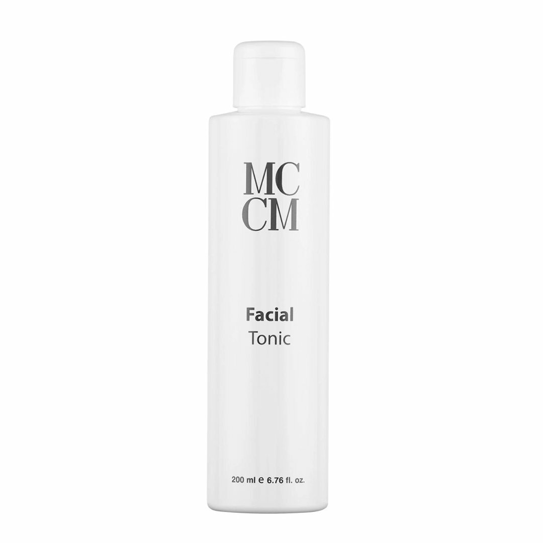 The Facial Tonic gives a pleasant sensation of freshness and smoothness. With a meticulous choice of ingredients, it rebalances the skin pH, restoring its hydrolipidic film.