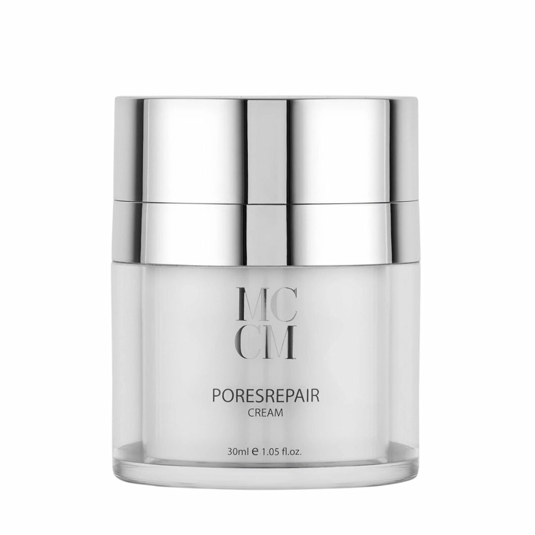 Based on natural ingredients such as Clove Flower Extract, the Poresrepair Cream visibly reduces the pore size, improving skin general appearance.