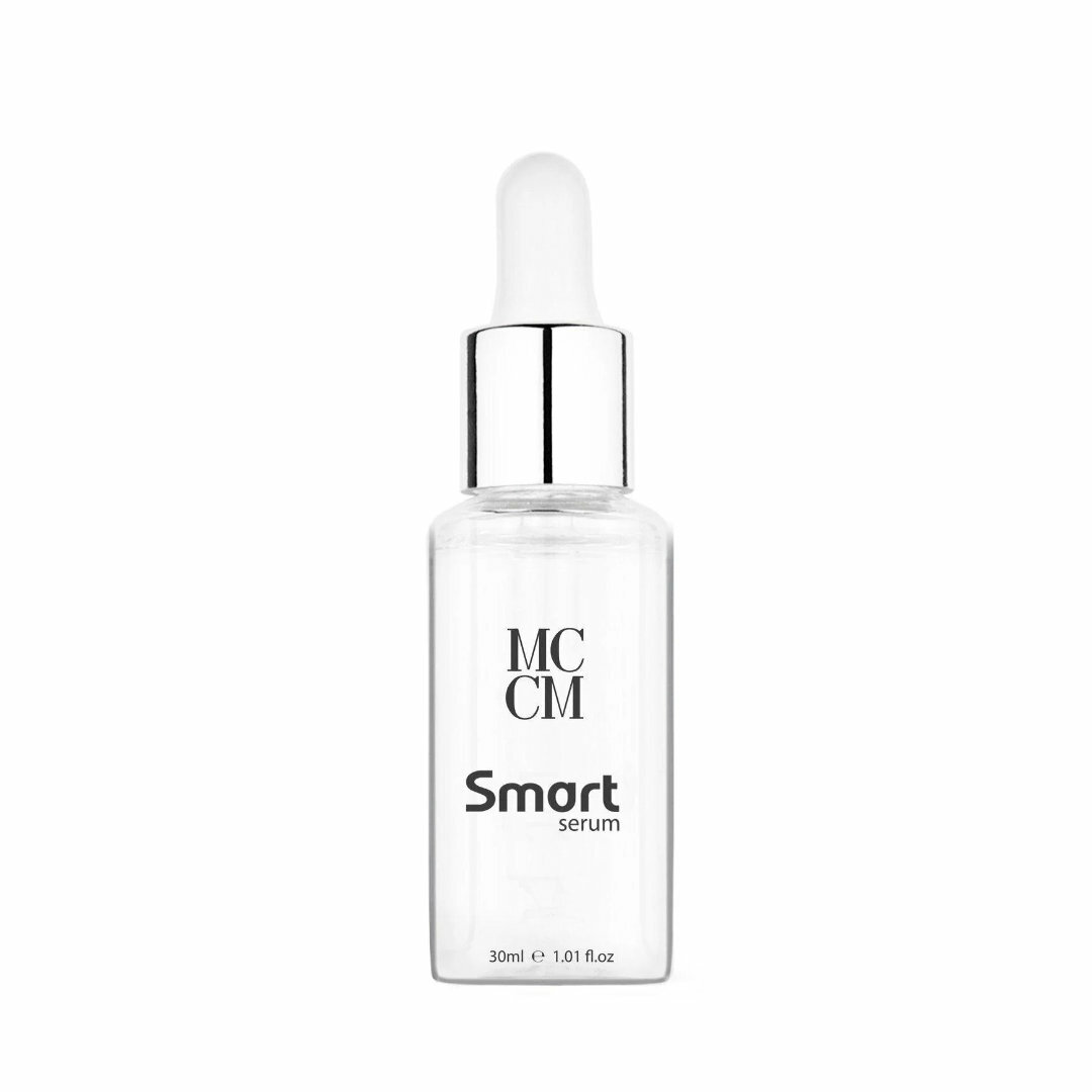 The Smart Serum is a powerful combination of ingredients that along with a strong hydrating and lifting action, helps reduce redness and soothes irritated skin tissue.
