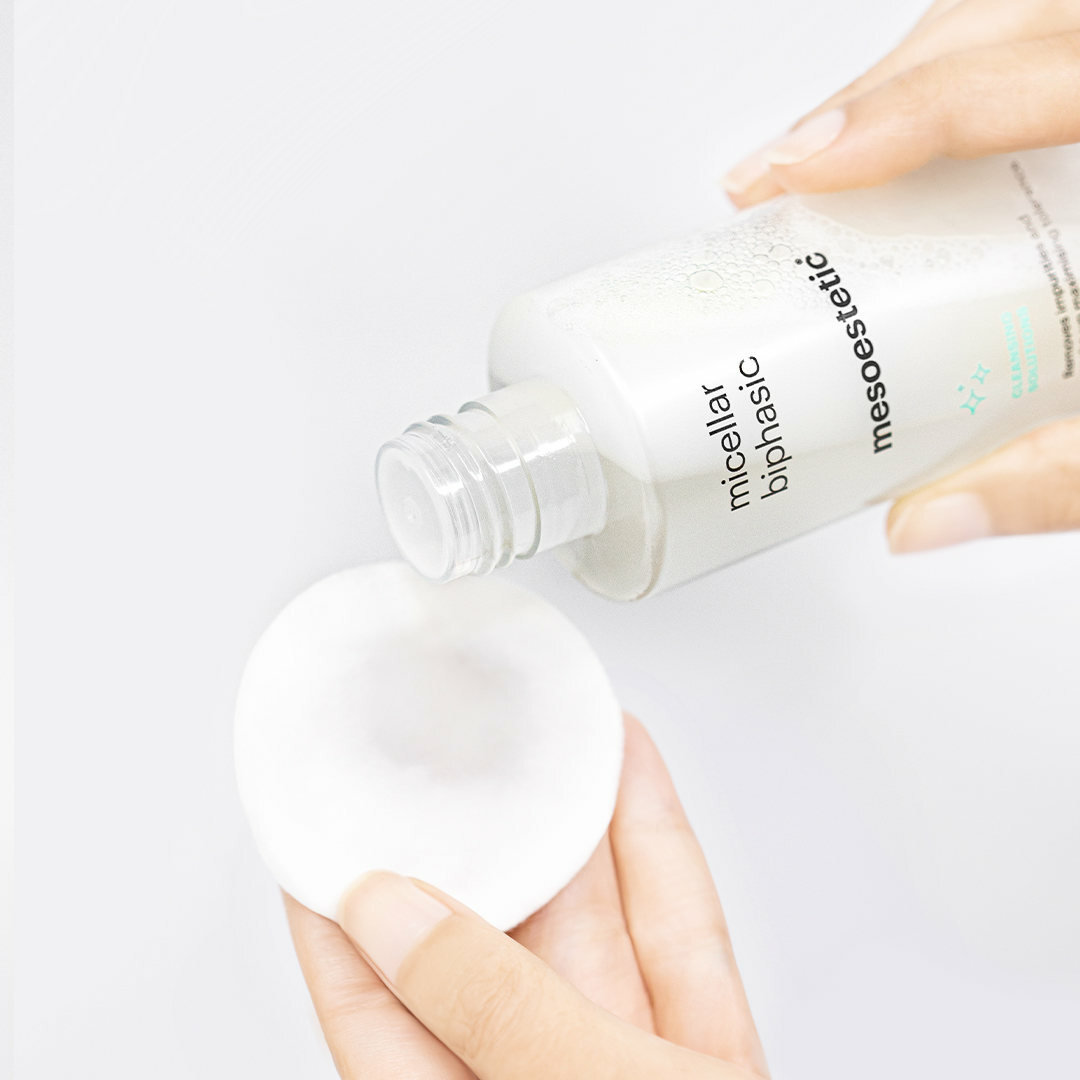 mesoestetic micellar biphasic - is a make-up remover formulated for high tolerance in the eye and lips. Gently removes dirt and make-up, even if waterproof without leaving an oily residue.